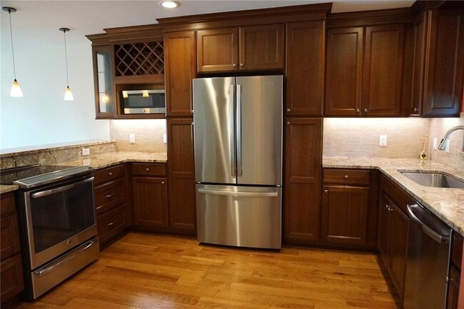 Building Photo - 340 Pinellas Bayway S