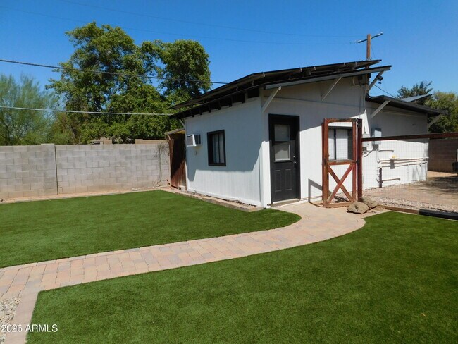 Foto del edificio - 1618 W Gardenia Dr