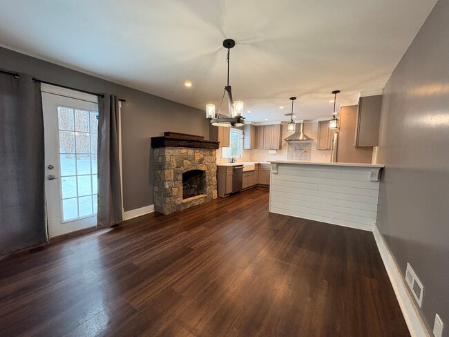 Building Photo - 104 Cottage Rd