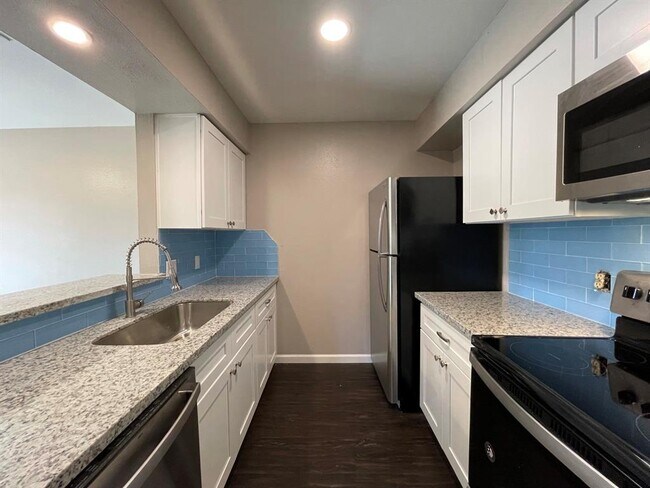 Building Photo - 7315 Housman