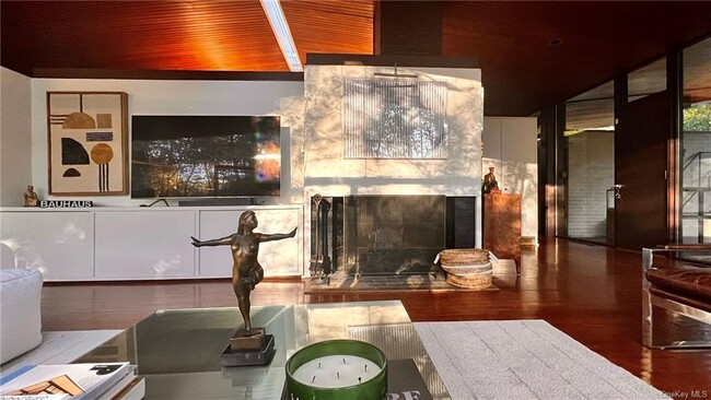 Foto del edificio - 90 Kirby Ln