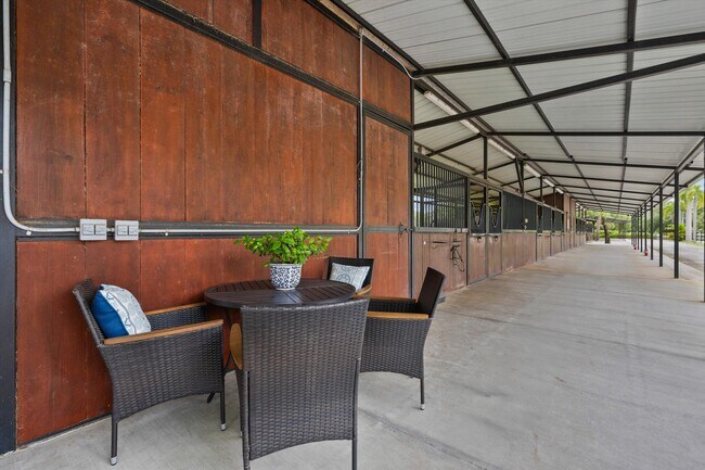 Foto del edificio - 3570 B Rd