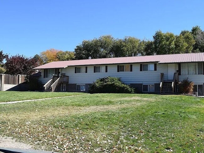 Building Photo - 817 W Sage St