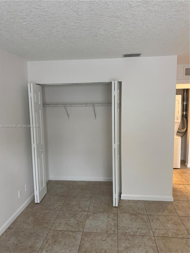 Foto del edificio - 5040 Sanctuary Way