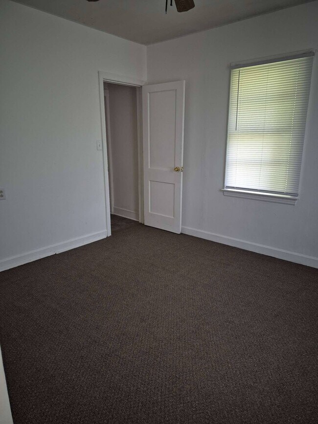 Foto del edificio - 405 N Webster St