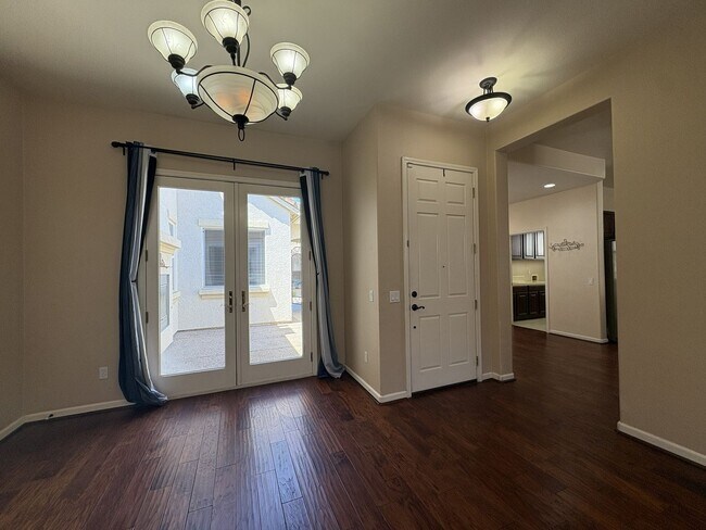 Foto del edificio - 5637 Lilyview Way