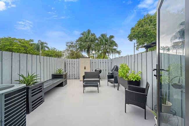 Foto del edificio - 8010 SW 152nd Ave