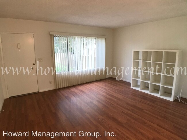 Building Photo - 1623 S Bundy Dr