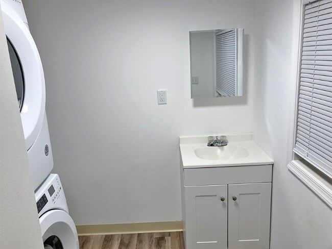 Foto del edificio - 152 Lakeview Dr