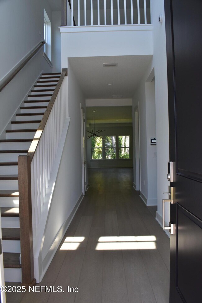 Building Photo - 33 Oakmoss Dr