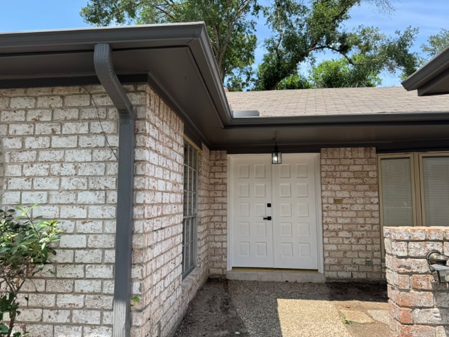 Building Photo - 5926 Par 4 Dr