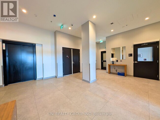 Photo du bâtiment - 1350 Hemlock Rd