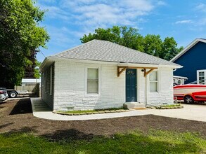 Building Photo - 7258 W 72nd St