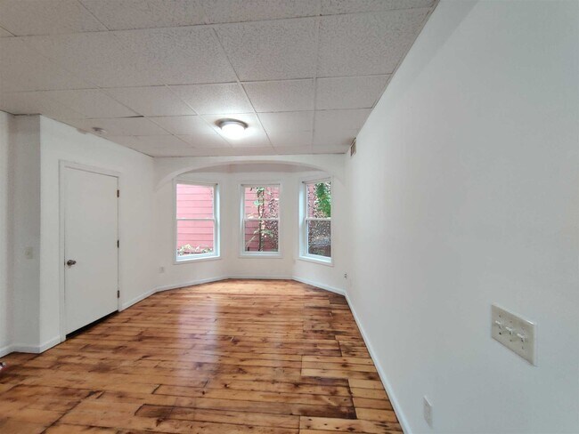 Building Photo - 172 South Ave