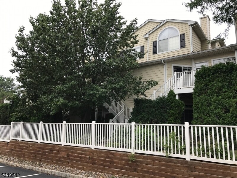 59 Wentworth Rd, Bedminster, NJ 07921 Room for Rent in Bedminster, NJ