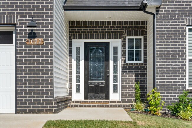 Foto del edificio - 1022 Brightwood Ct