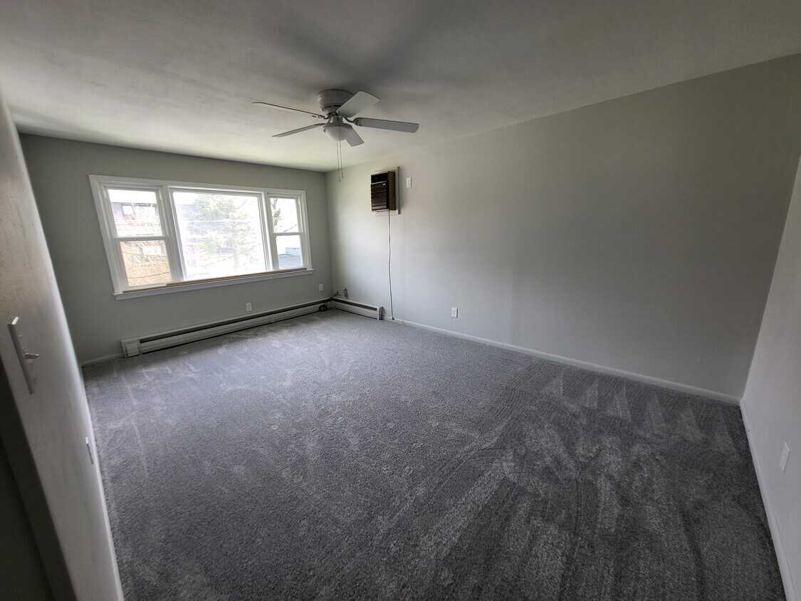 Sala de estar - 125 E Hill Rd