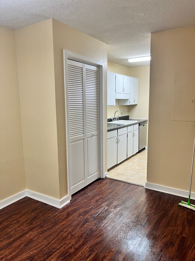 Cocina - 4790 Champion Way