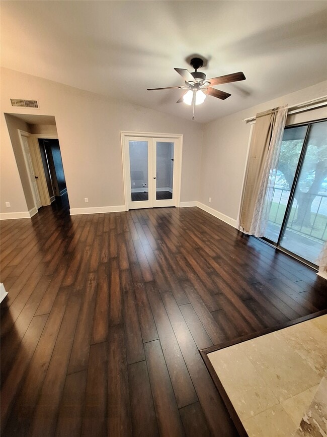 Building Photo - 2425 Augusta Dr