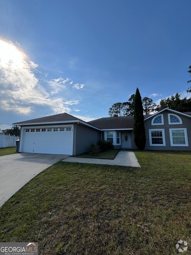 Building Photo - 231 Royal Palms Ave