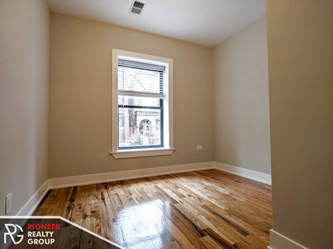 Foto del edificio - 635 W Oakdale Ave