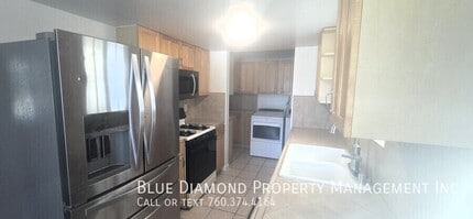 Building Photo - 241 Delphinium St