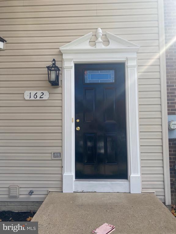 Foto del edificio - 162 Lexington Ct