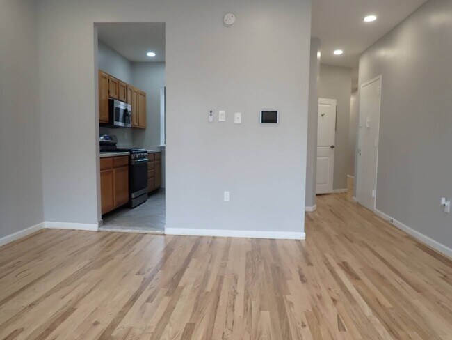 Building Photo - 982 Dumont Ave
