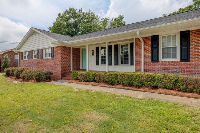 Photo - 617 Windemere Rd House