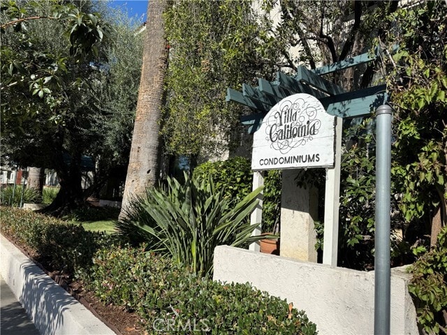 Building Photo - 985 E California Blvd