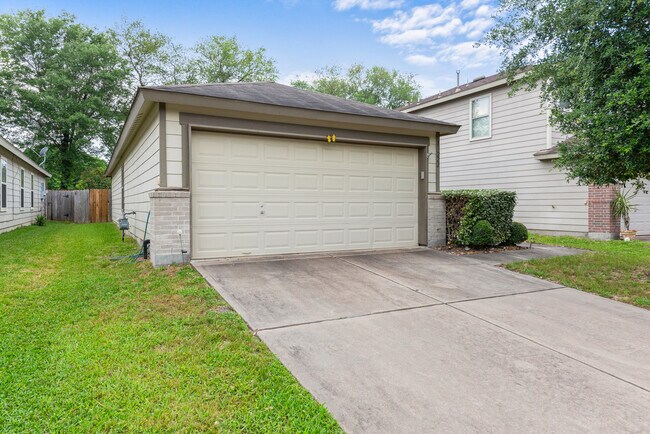 Front 2 Car Garage - 13222 Skyview Landing Drive