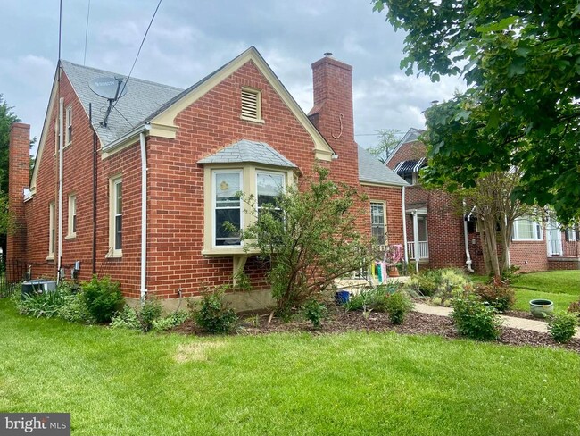 Building Photo - 134 Montague Ave