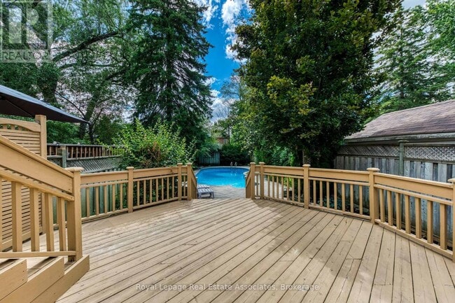 Photo du bâtiment - 123 Melrose Ave