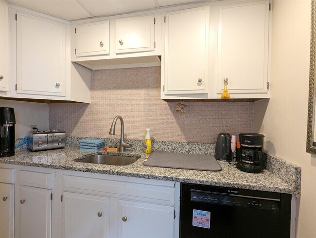 Foto del edificio - 69 Prichard Ave