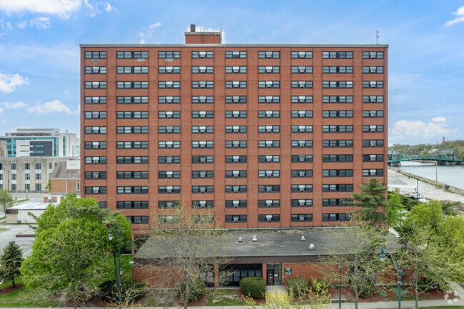 Imagen alternativa - 311 N Ottawa St