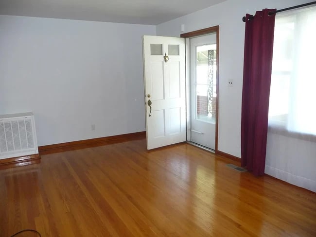 Building Photo - 1455 Greenbrier Ave SE