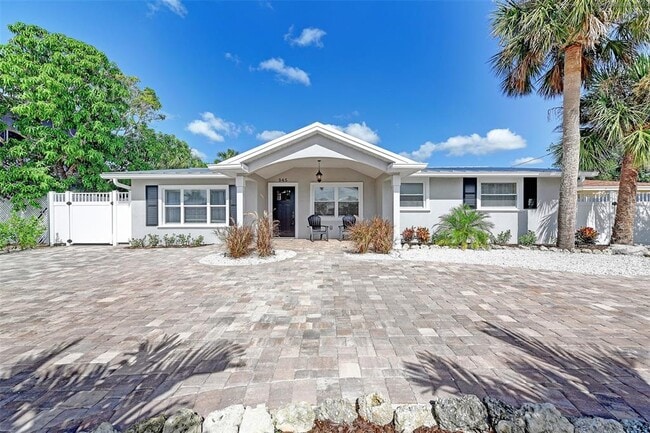 Building Photo - 345 Avenida Leona