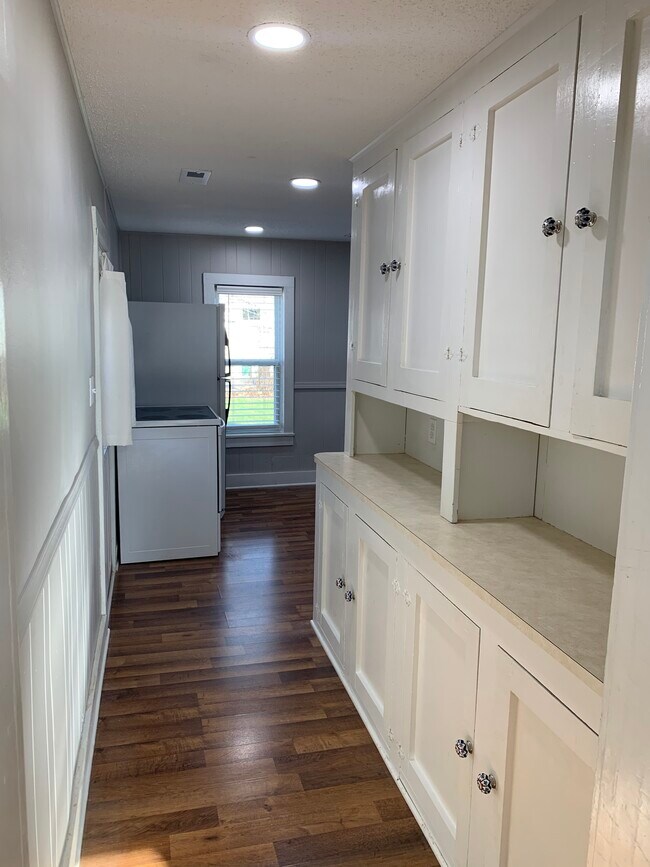 Pantry - 401 Arizona St SW