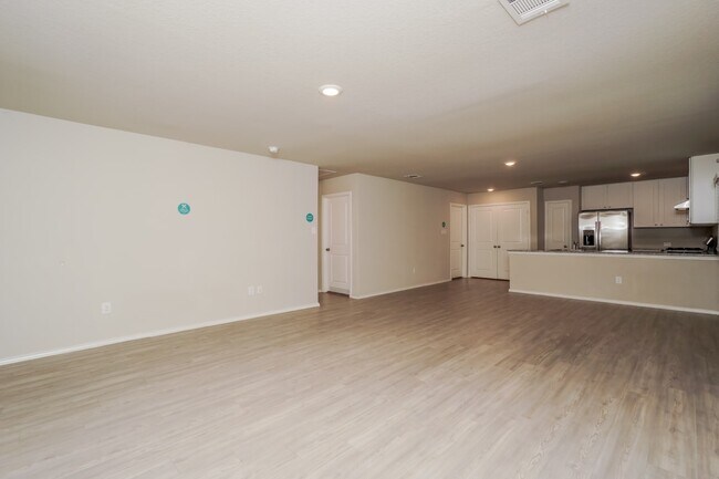 Foto del edificio - 6452 Pickaxe Way