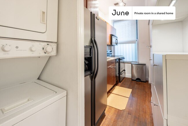 Foto del edificio - Room in Shared 3 bed/1 bath home