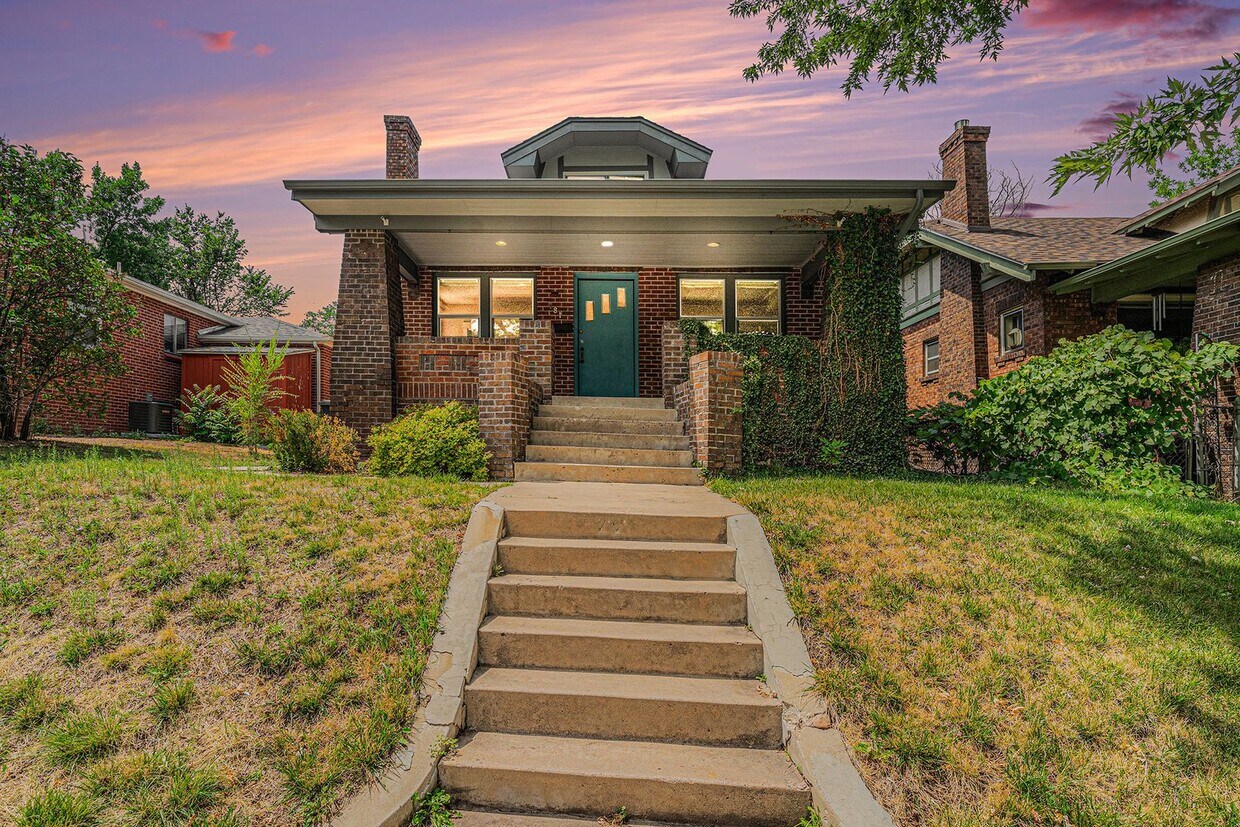 Foto principal - Updated Craftsman Bungalow in Congress Par...