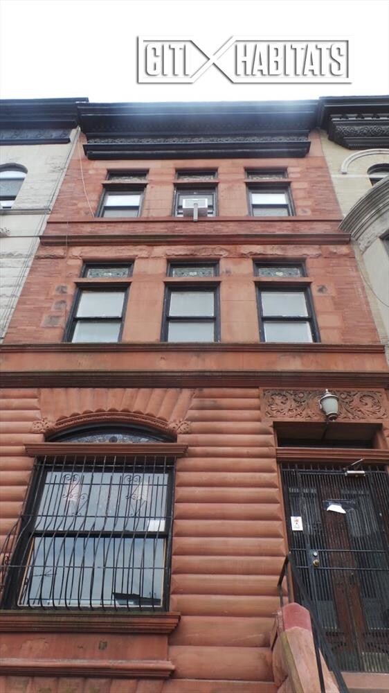Building Photo - 1190 Dean St