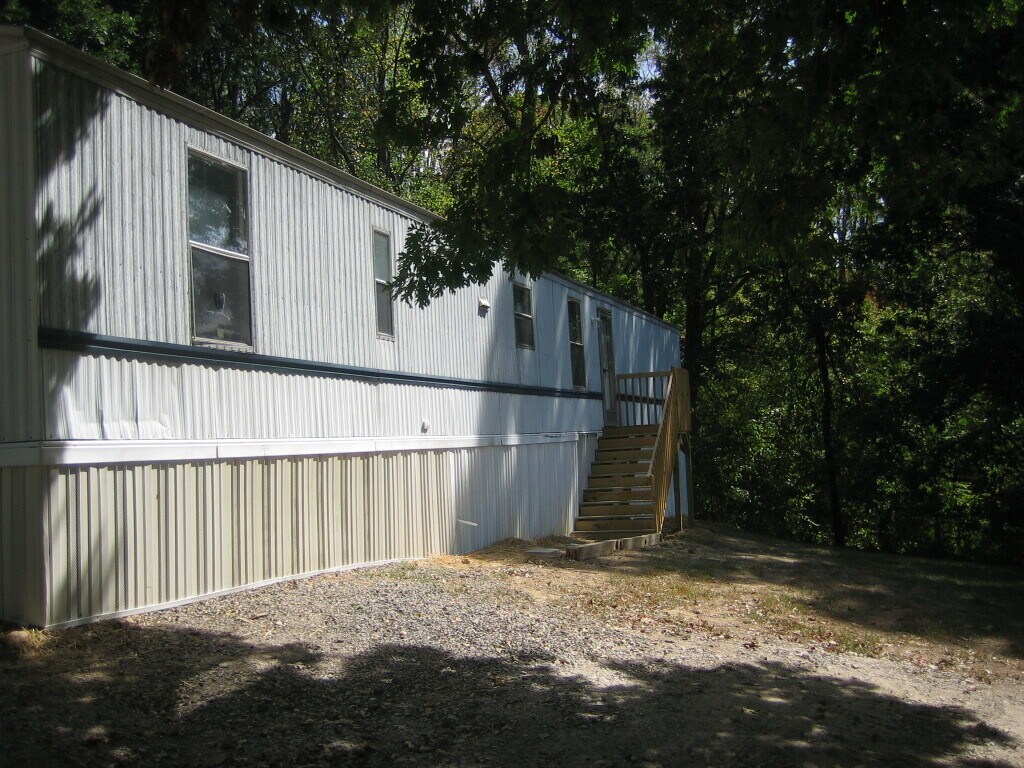Primary Photo - 691 Starnes Cove Rd