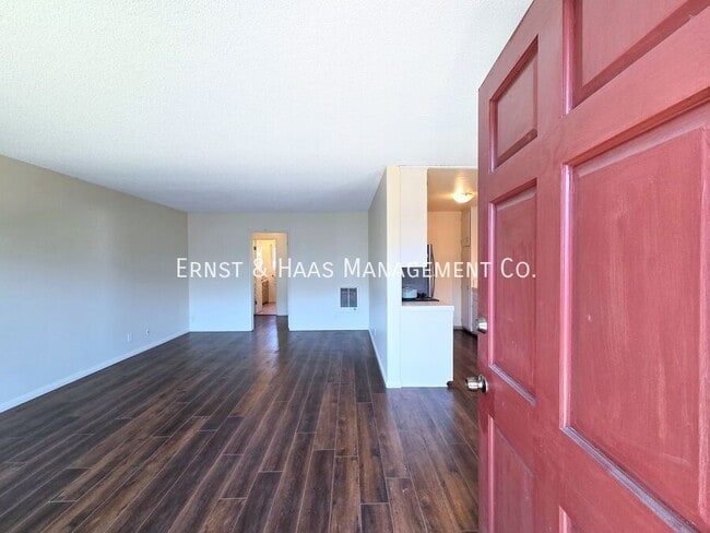 Building Photo - 120 Alamitos Ave