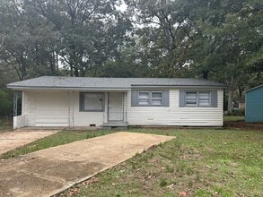 Building Photo - 3613 Southland Dr