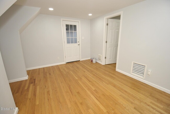 Building Photo - 83 Osborne Rd