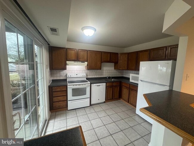 Foto del edificio - 408 Beacon Hill Dr