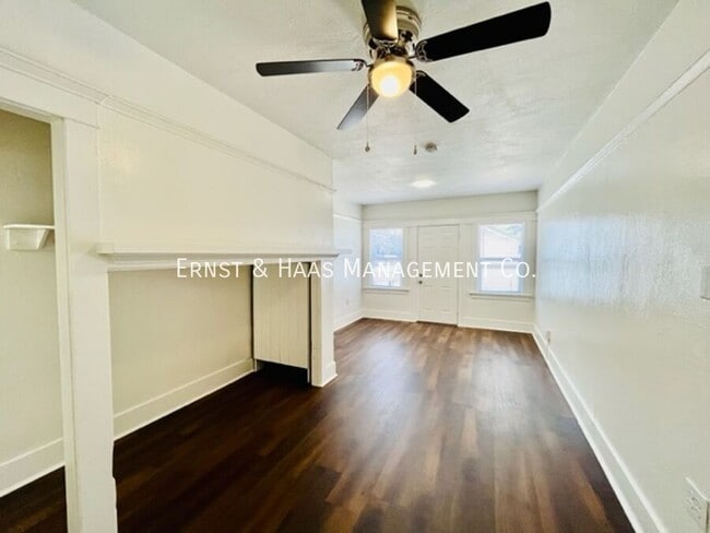 Foto del edificio - 826 Magnolia Ave