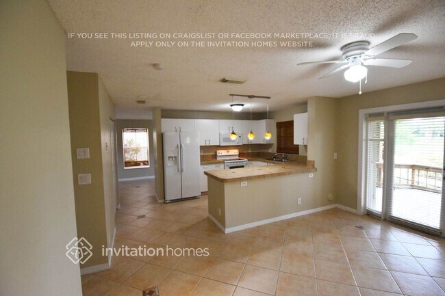 Building Photo - 8385 SW 42nd Ct