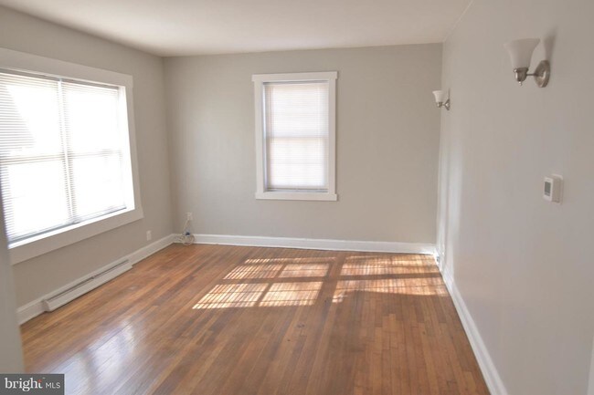 Building Photo - 4304 Canterbury Way
